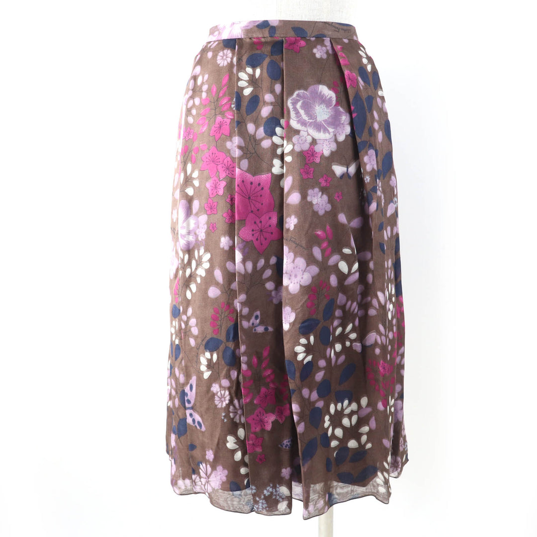 Pristine Salvatore Ferragamo flare skirt Flower and logo print Brown silk Women