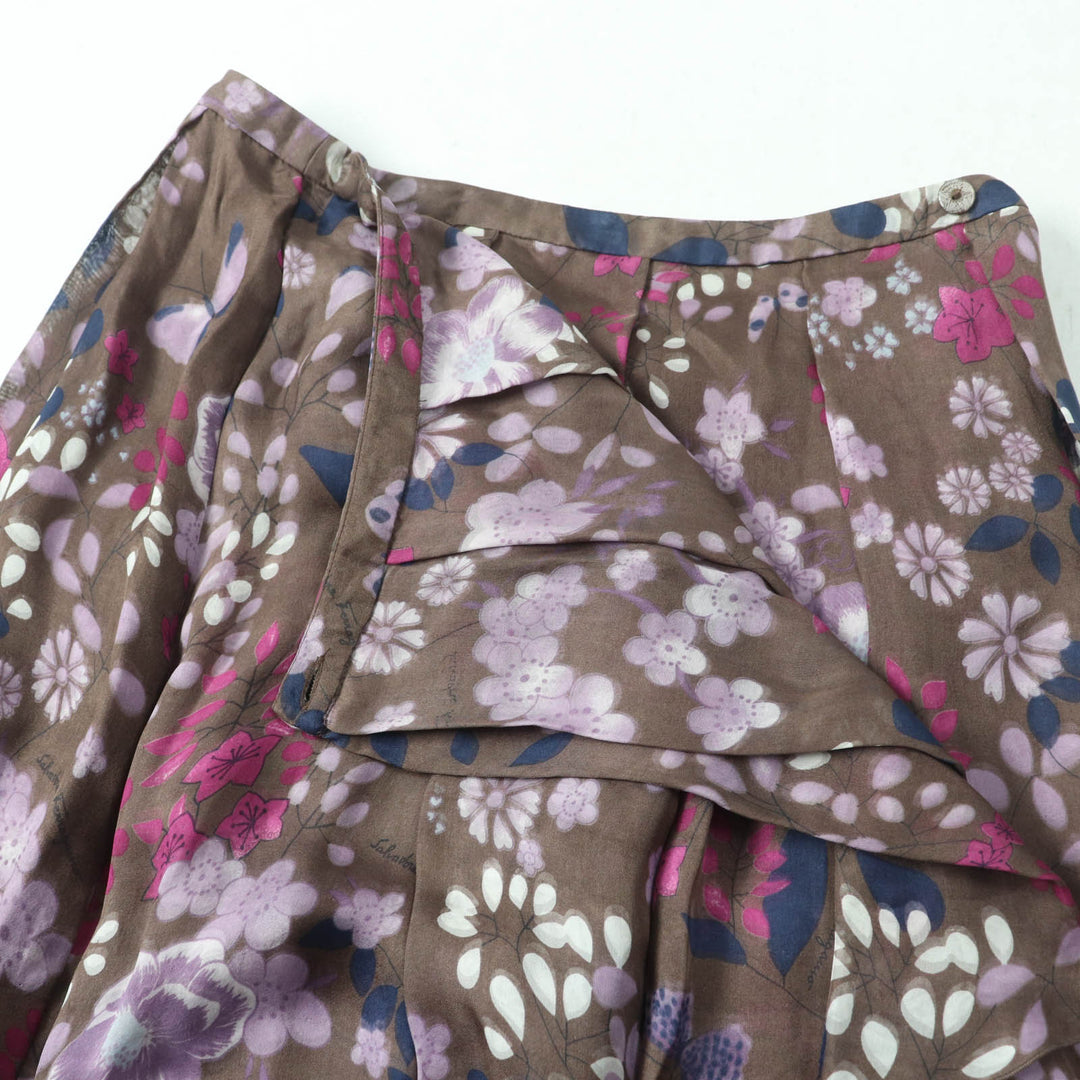 Pristine Salvatore Ferragamo flare skirt Flower and logo print Brown silk Women