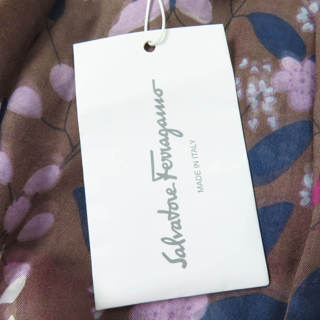 Pristine Salvatore Ferragamo flare skirt Flower and logo print Brown silk Women