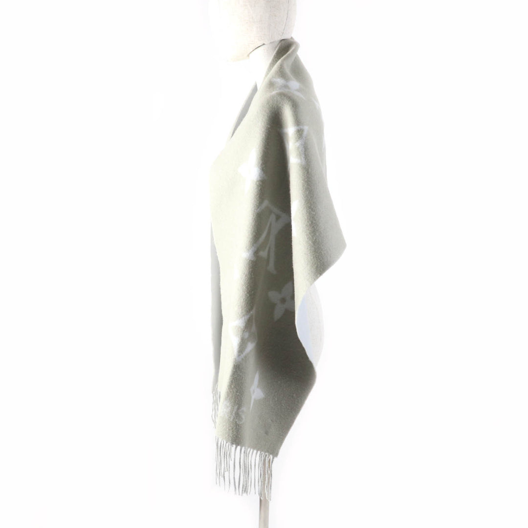 Great LOUIS VUITTON Stall Escalp Reykjavik Gray light blue cashmere M70462