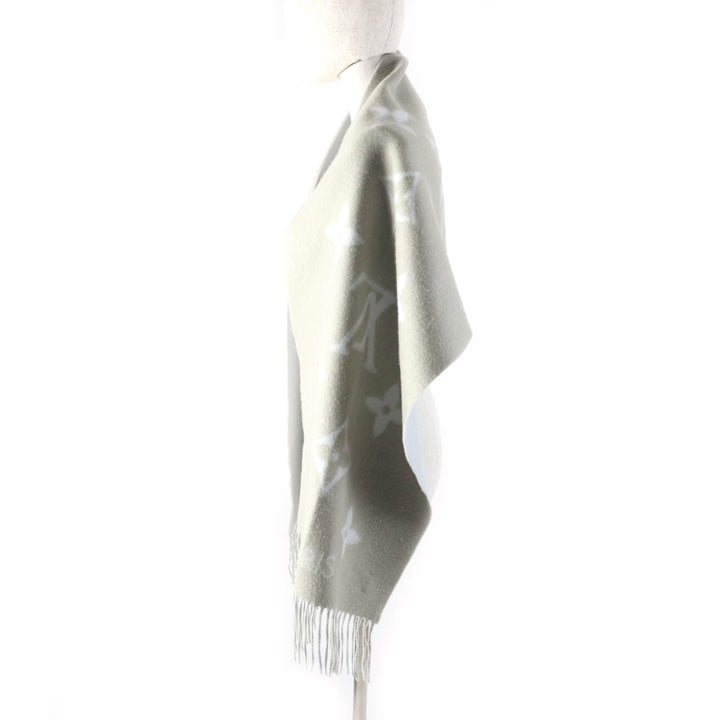 Great LOUIS VUITTON Stall Escalp Reykjavik Gray light blue cashmere M70462