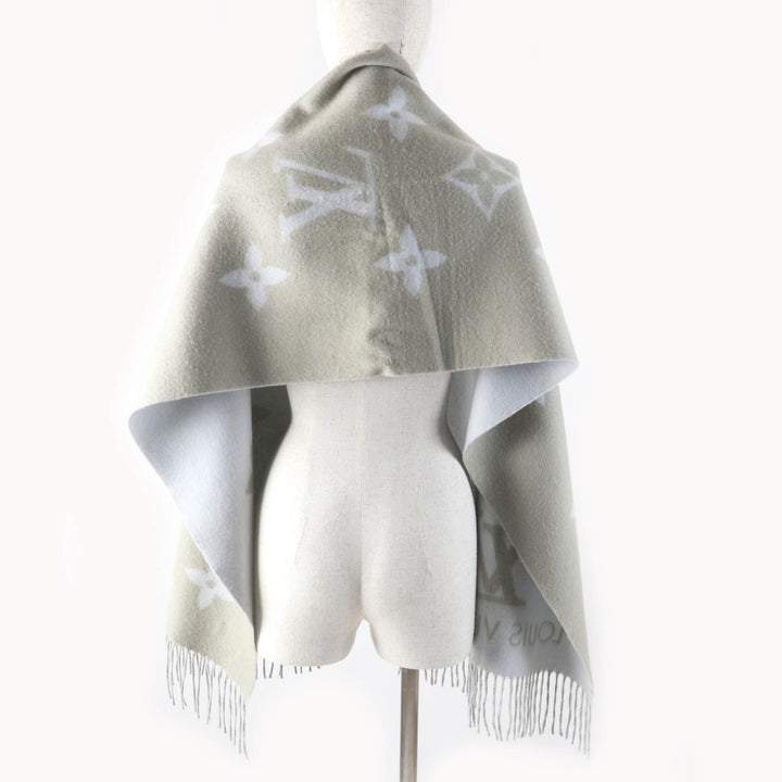 Great LOUIS VUITTON Stall Escalp Reykjavik Gray light blue cashmere M70462