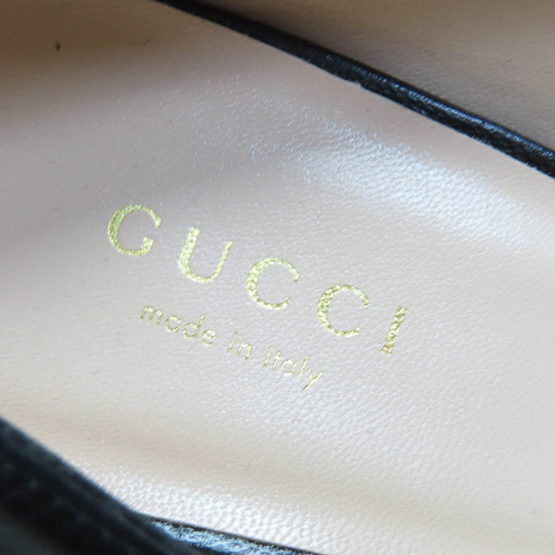Pristine GUCCI pumps Belt design, almond toe, thick sole black leather Women