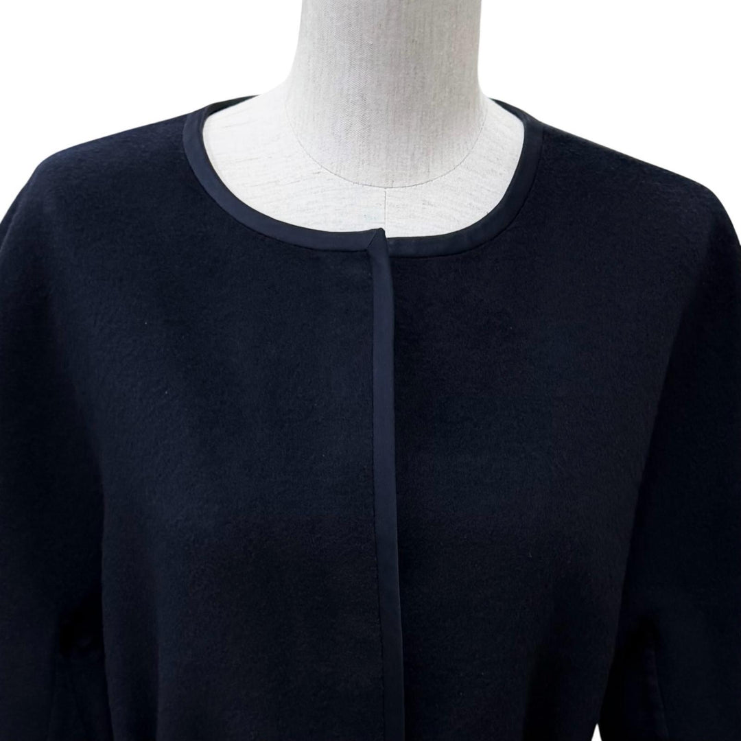 Great Loro Piana coat Belted, concealed placket, collarless Navy cashmere L