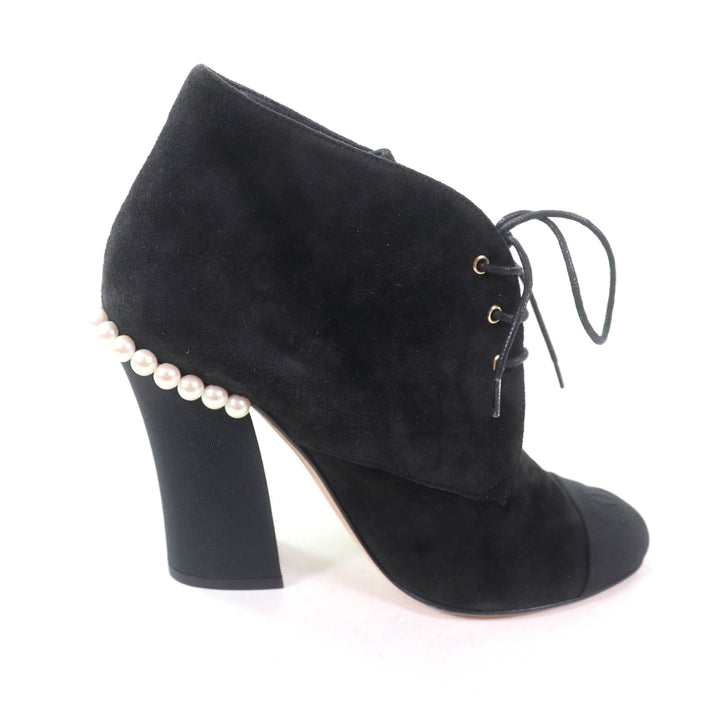 Excellent CHANEL Ankle boots COCO Mark black Suede leather Women 35.5 G33443