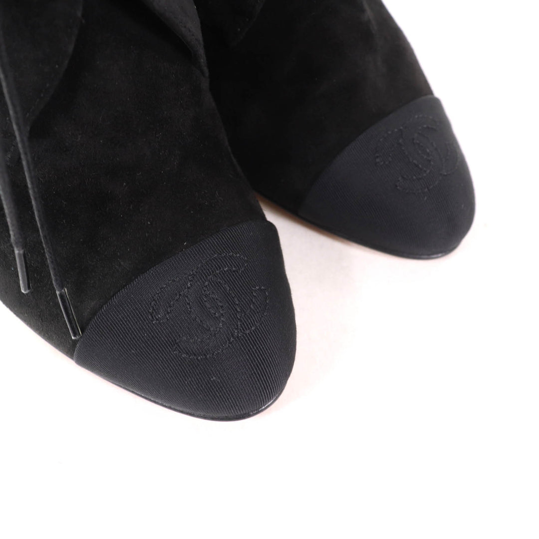 Excellent CHANEL Ankle boots COCO Mark black Suede leather Women 35.5 G33443