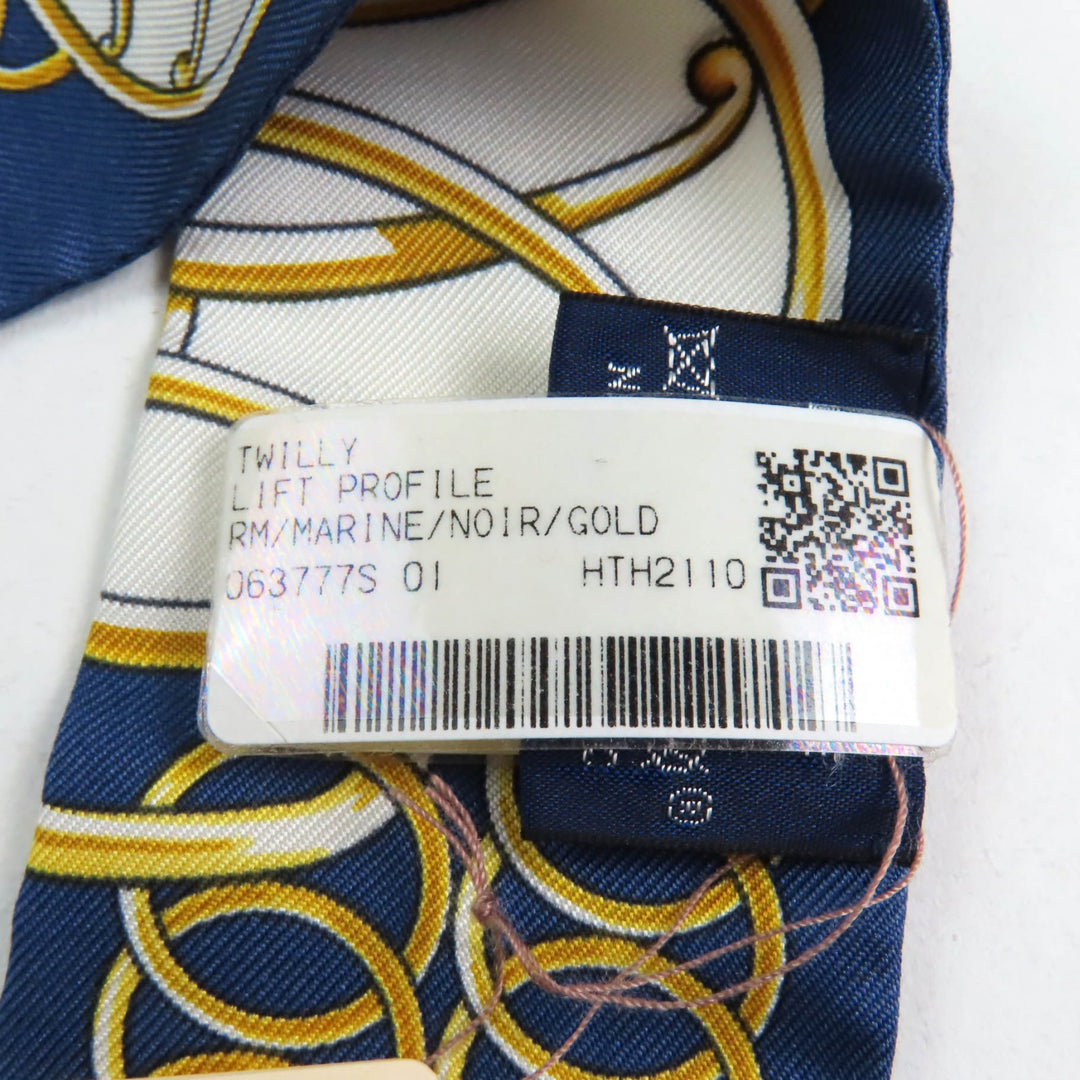 Excellent HERMES scarf Lift Profile Lift Profile silk Women