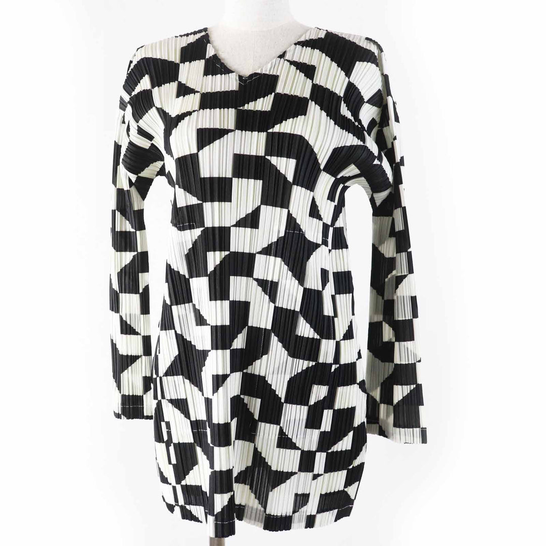 Excellent PLEATS PLEASE Tunic All-over print V-neck Black White Light Green 3