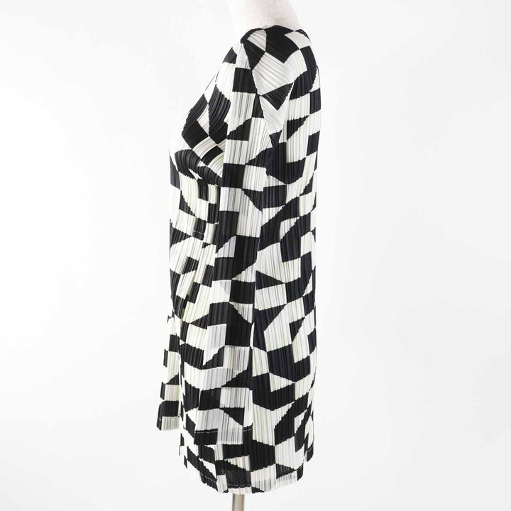 Excellent PLEATS PLEASE Tunic All-over print V-neck Black White Light Green 3