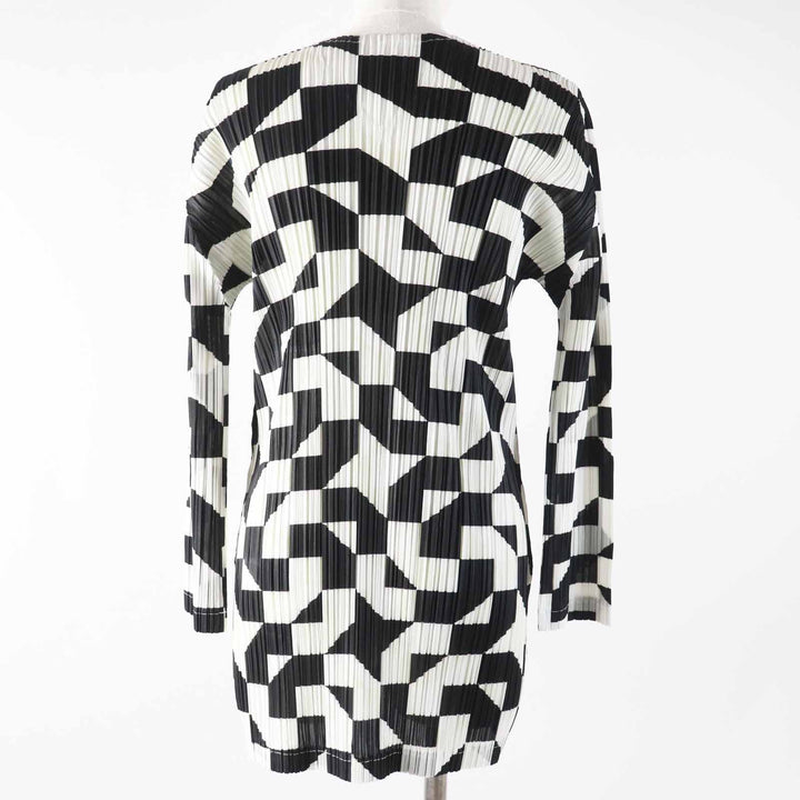 Excellent PLEATS PLEASE Tunic All-over print V-neck Black White Light Green 3