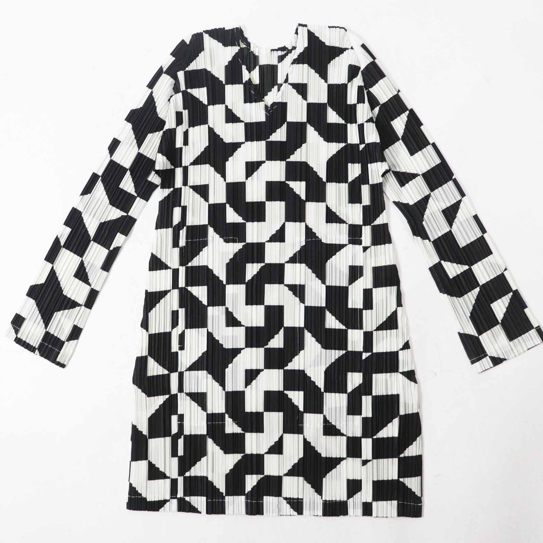 Excellent PLEATS PLEASE Tunic All-over print V-neck Black White Light Green 3