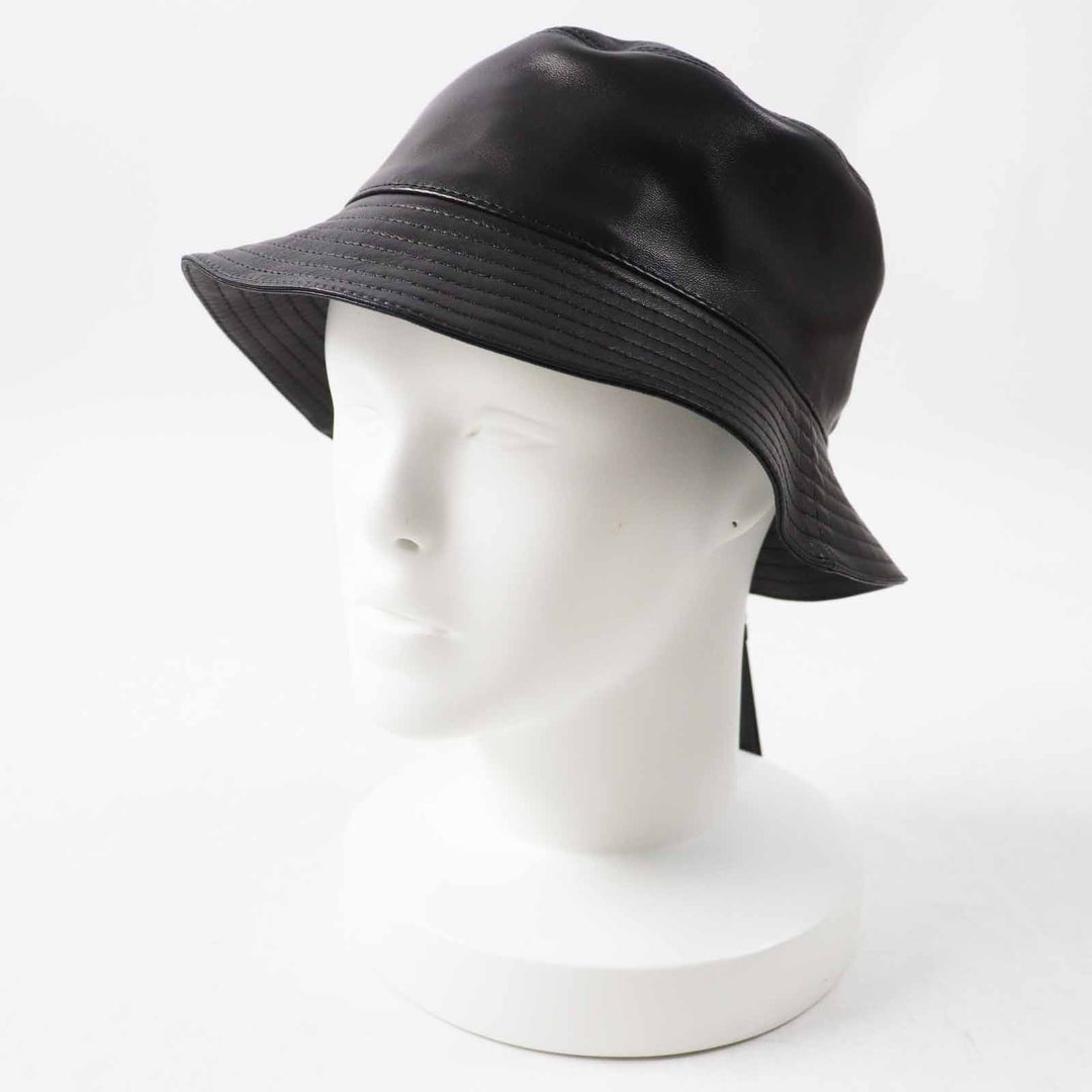 Pristine LOEWE hat Anagram leather patch black Lamb leather Women