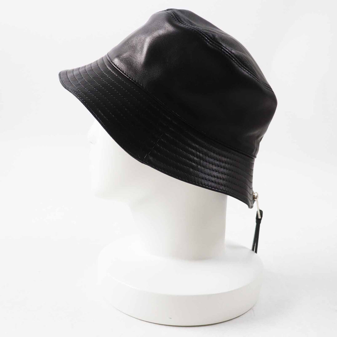 Pristine LOEWE hat Anagram leather patch black Lamb leather Women