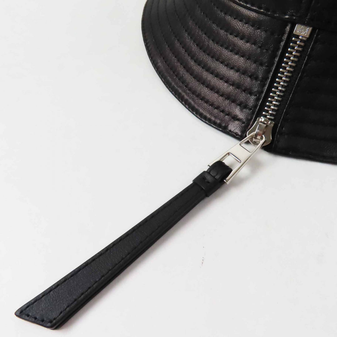 Pristine LOEWE hat Anagram leather patch black Lamb leather Women