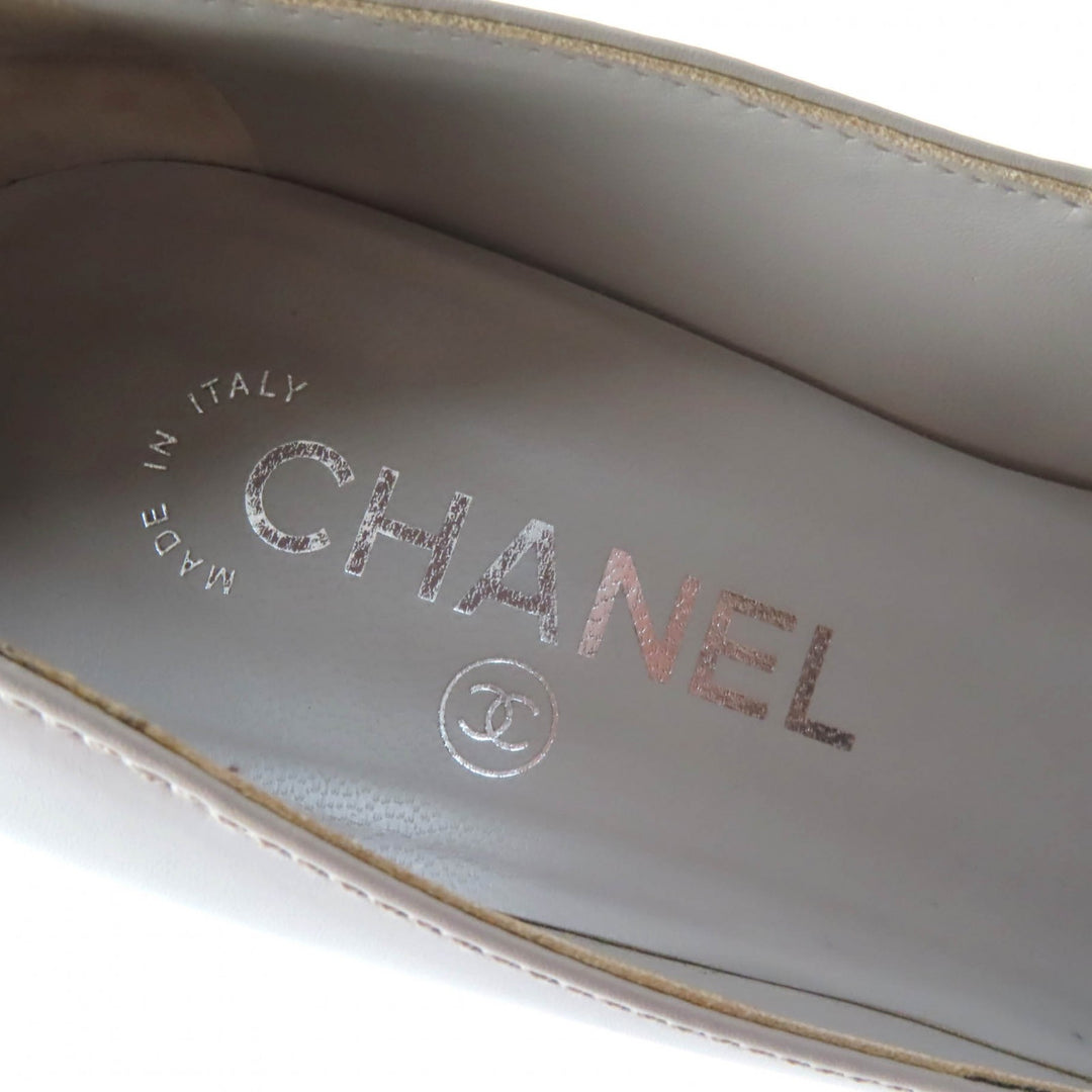 Great CHANEL pumps COCO MarkChain decorated round toe gray leather Women 36.5
