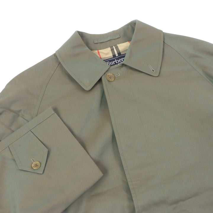 Great Burberrys coat Long with Nova check pattern on the inside iridescent mens