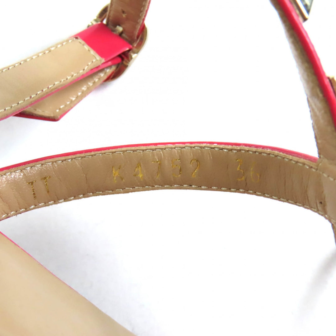 Excellent Valentino Garavani Sandals Rockstud ankle strap patent leather pink