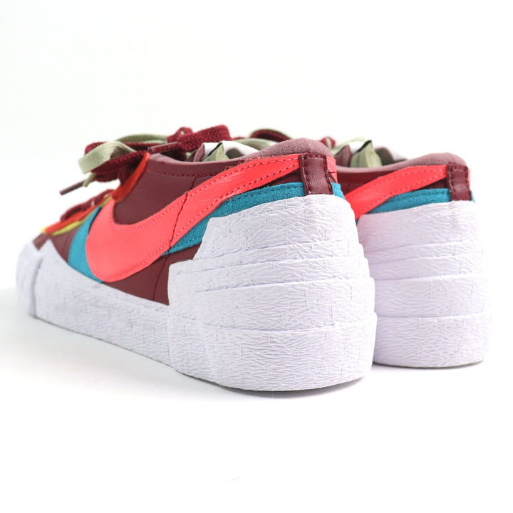 Pristine NIKE KAWS SACAI Lowcut sneakers BLAZER LOW multicolo leather mens 27
