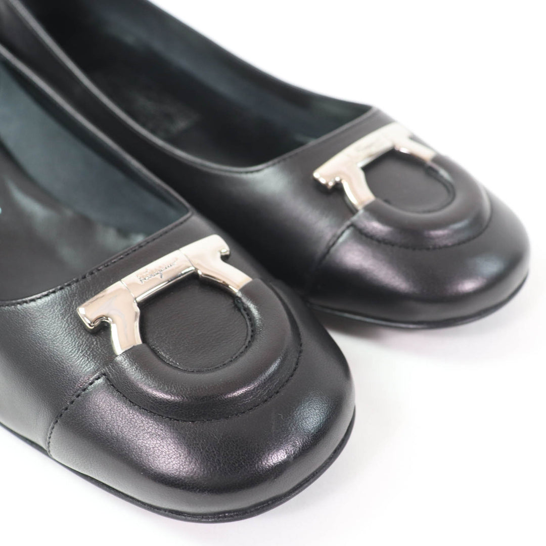 Excellent Salvatore Ferragamo pumps With Gancini Metal black leather Women 8
