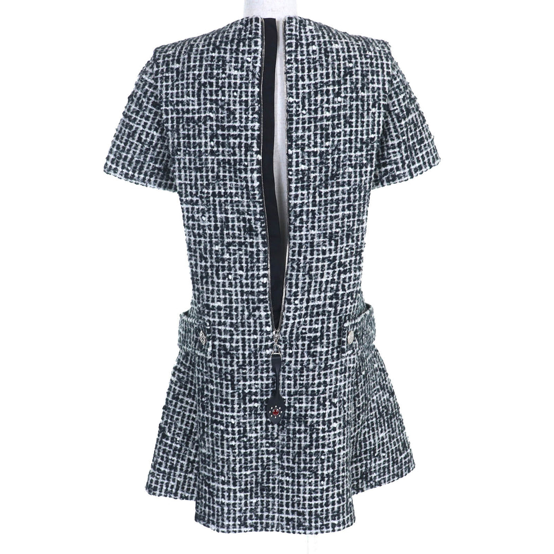 Excellent LOUIS VUITTON one piece Short Sleeve with LV Buttons Black White wool