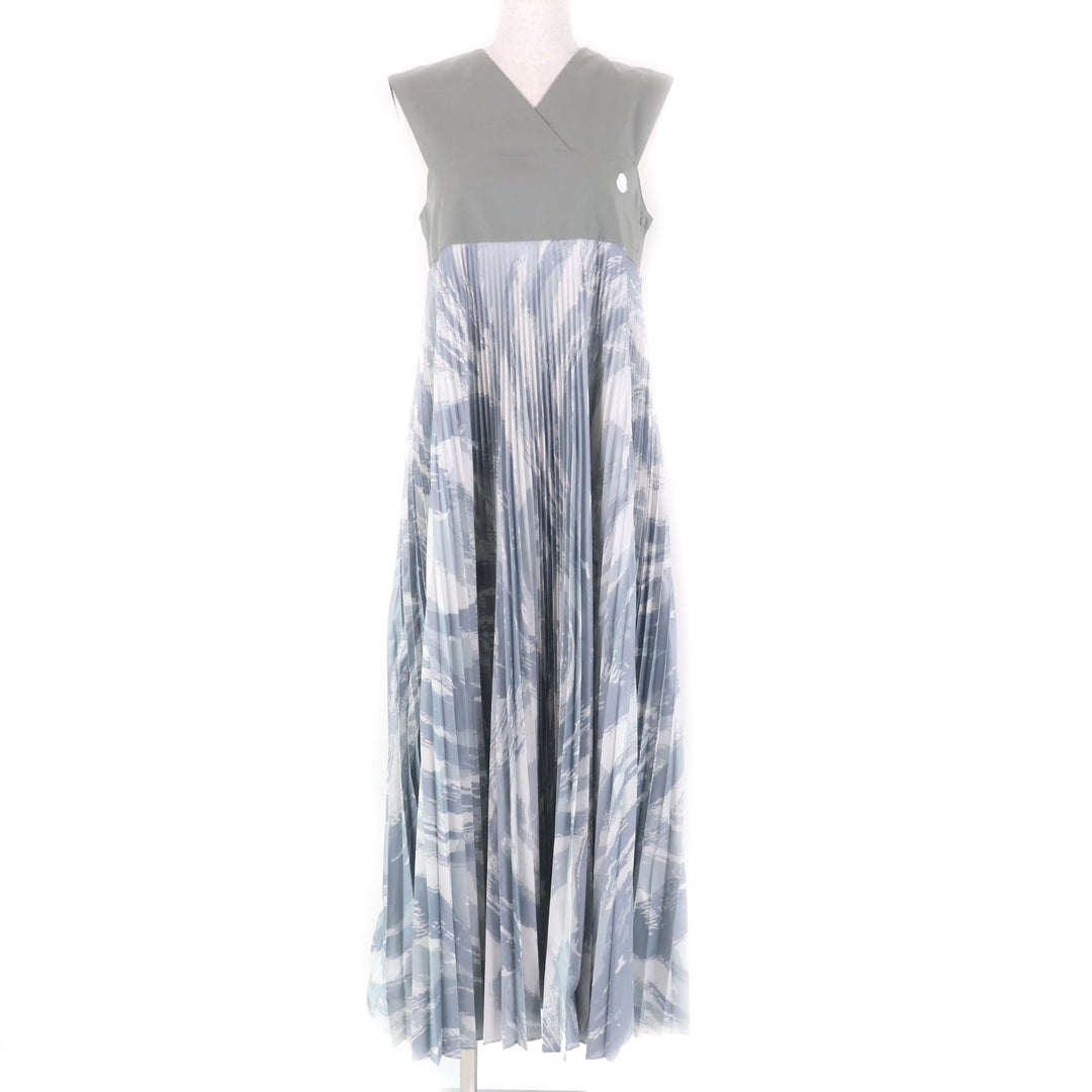 Pristine MONCLER GENIUS 4×HYKE one piece ABITO, long length, Pleated Gray 38