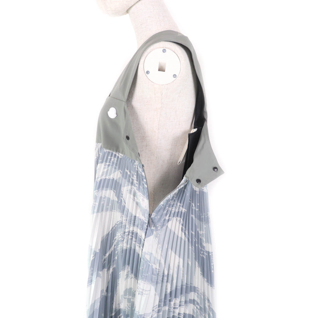 Pristine MONCLER GENIUS 4×HYKE one piece ABITO, long length, Pleated Gray 38