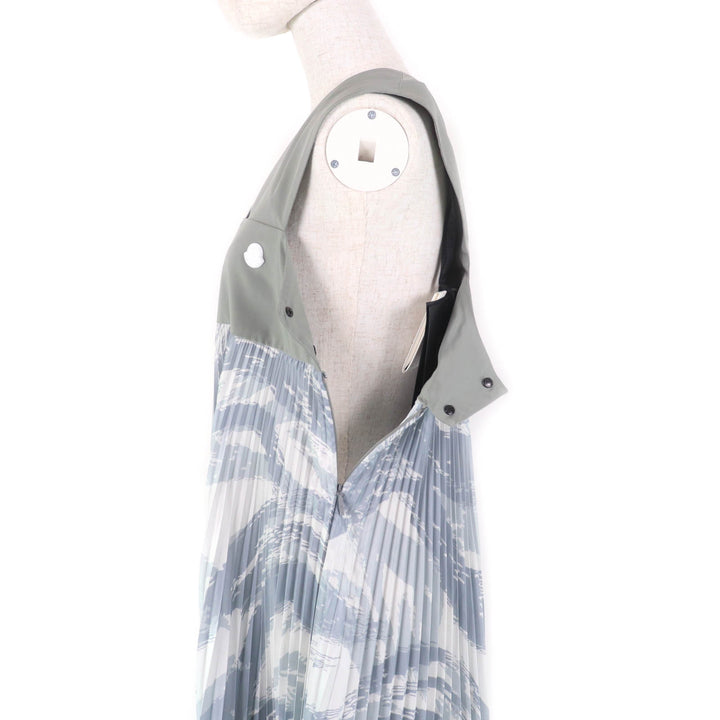 Pristine MONCLER GENIUS 4×HYKE one piece ABITO, long length, Pleated Gray 38