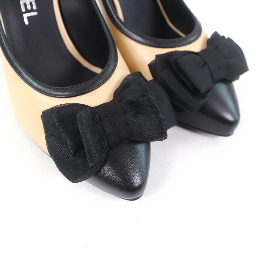 Pristine CHANEL pumps COCO MarkMetal Beige black leather 35.5 17P G32397