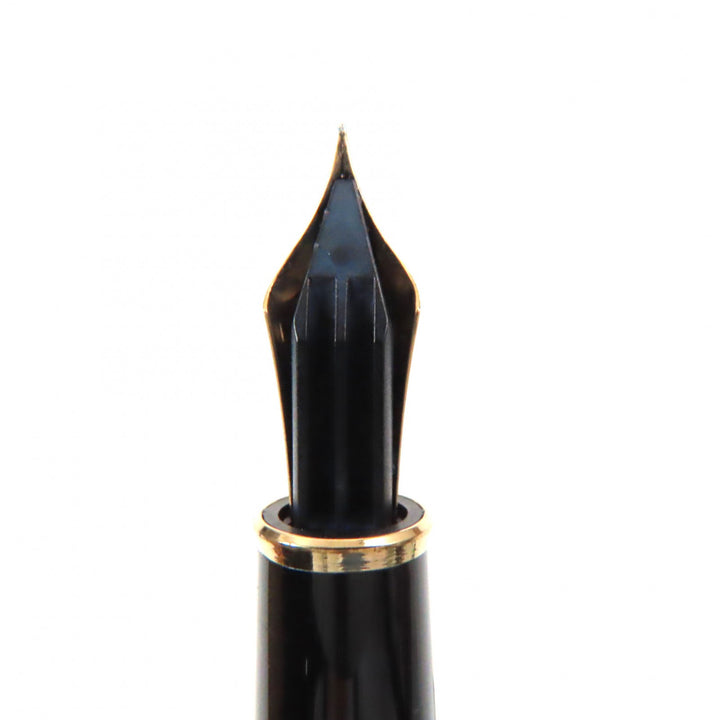 Great MONTBLANC fountain pen Meisterstück Classic white star black 14K mens