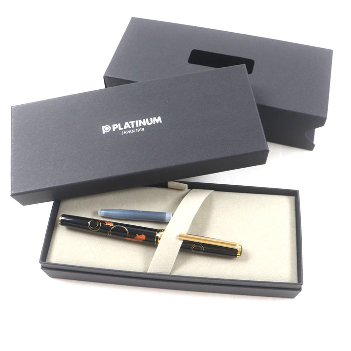 Pristine PLATINUM fountain pen Kanazawa foil, modern lacquer, goldfish 18K