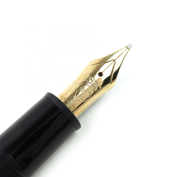 Very Good MONTBLANC fountain pen Meisterstck 146 white star Black gold 14K mens