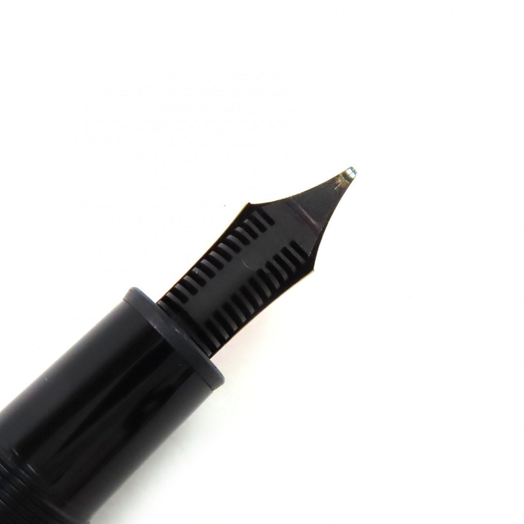 Very Good MONTBLANC fountain pen Meisterstck 146 white star Black gold 14K mens