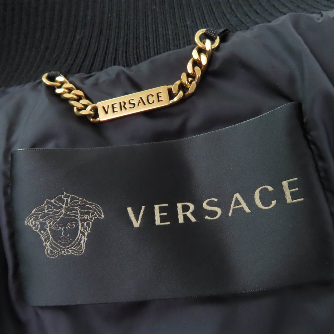 Pristine VERSACE Down jacket Baroque Print Medusa Buttons multicolor 36 A80273