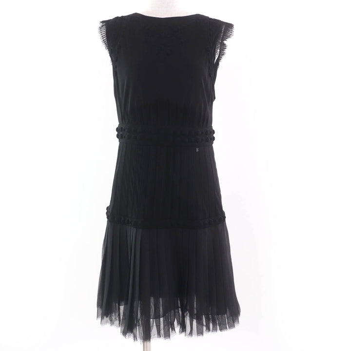 Excellent CHANEL Little Black Dress Little Black Silk COCO Mark black 40 07A