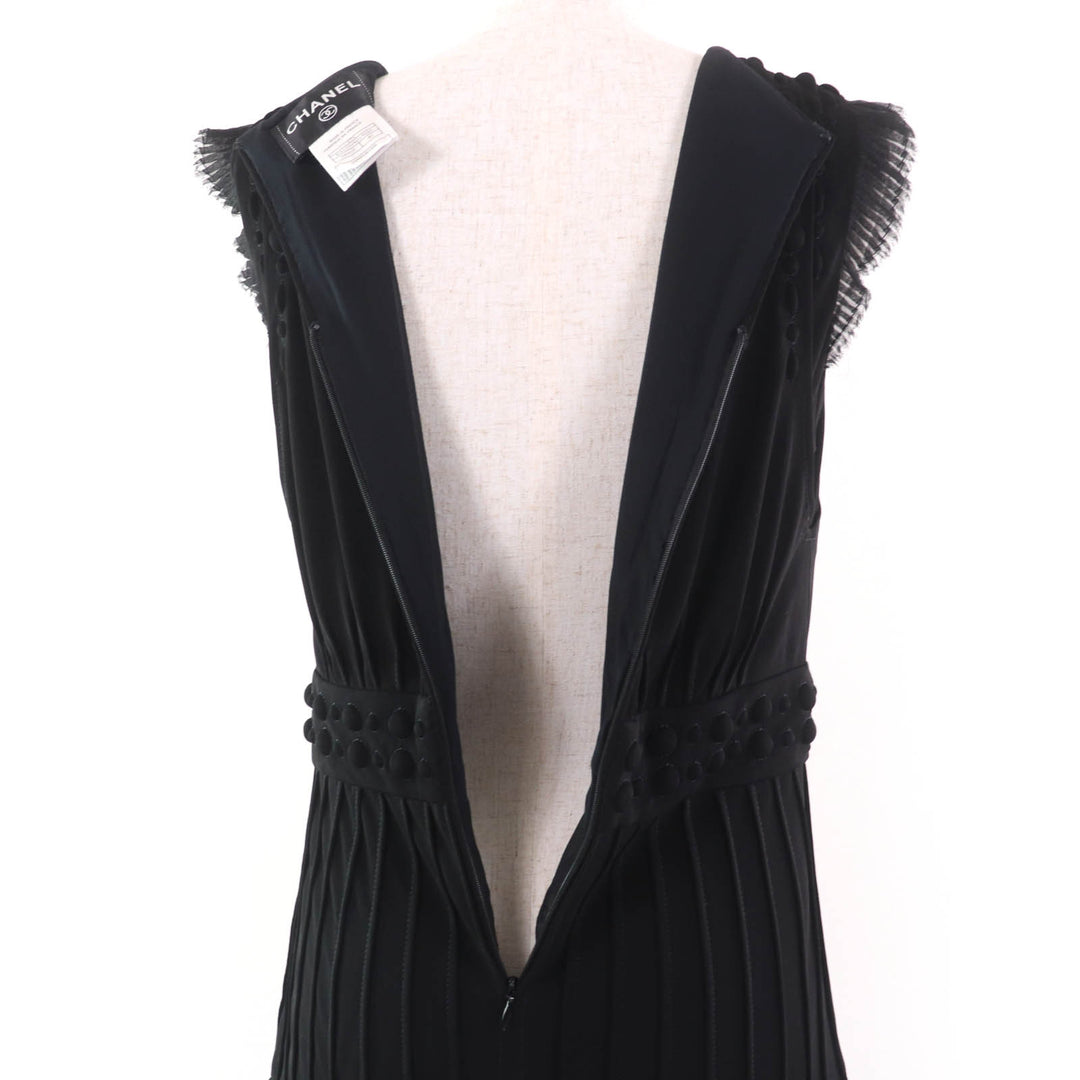 Excellent CHANEL Little Black Dress Little Black Silk COCO Mark black 40 07A