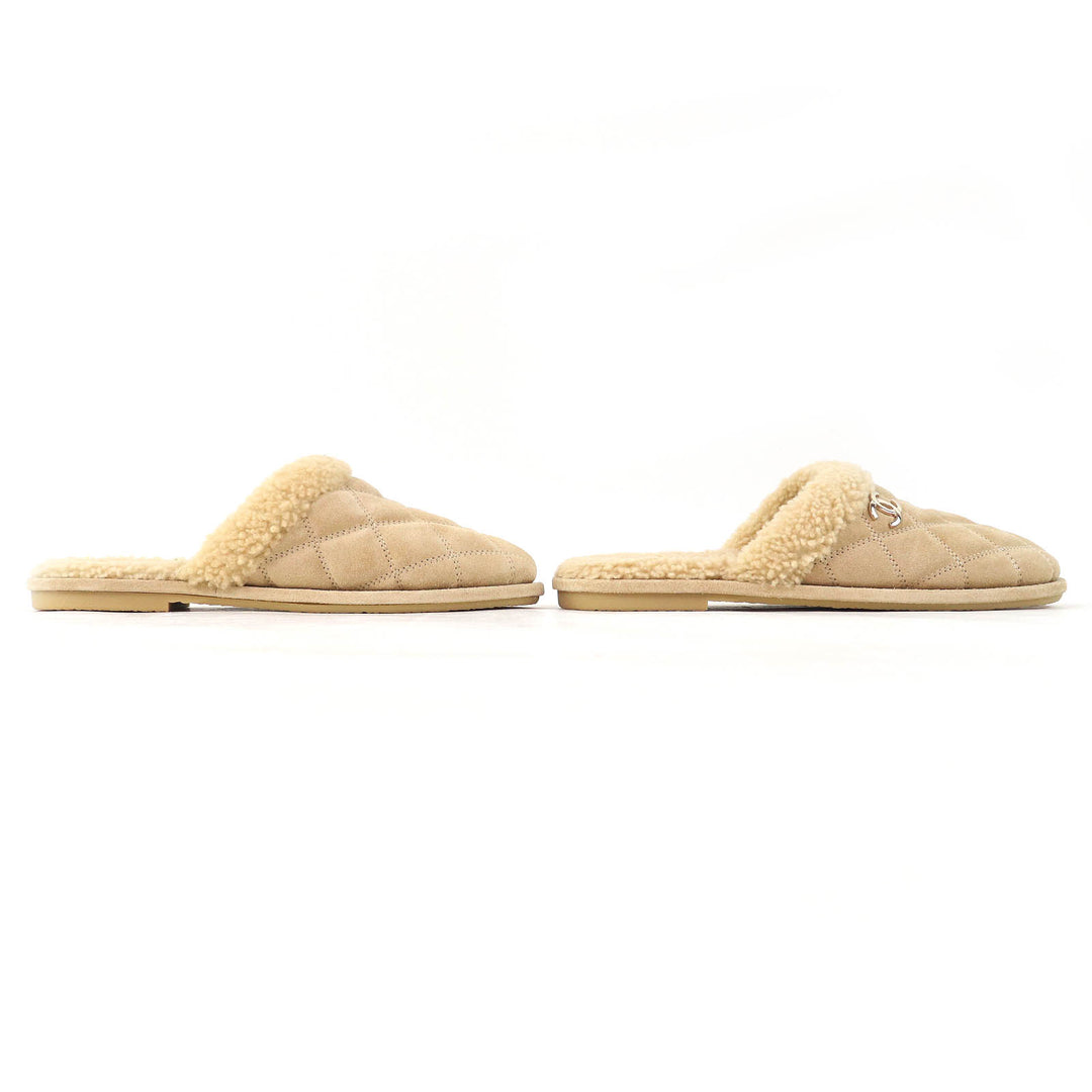 Pristine CHANEL Mule COCO Mark Matelasse Boa Slippers Room Shoes beige Women 36
