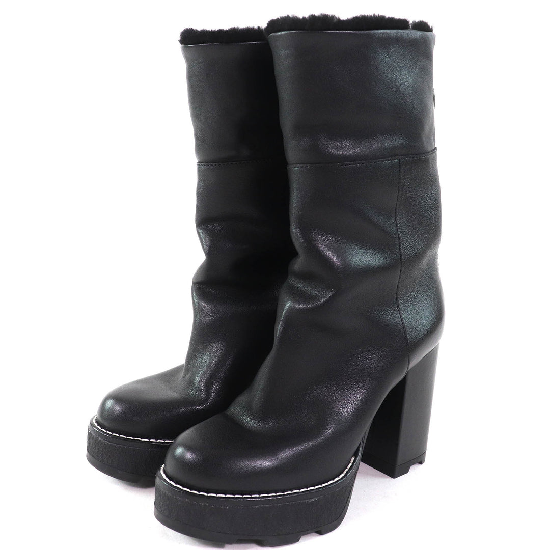 Great LOUIS VUITTON short boots LV logo Metal back zip leather shearling Women
