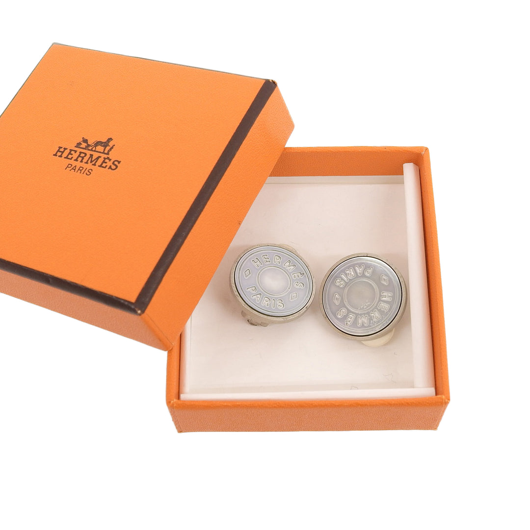 Great HERMES Earring Serie Shell Clip Type Silver metal Women