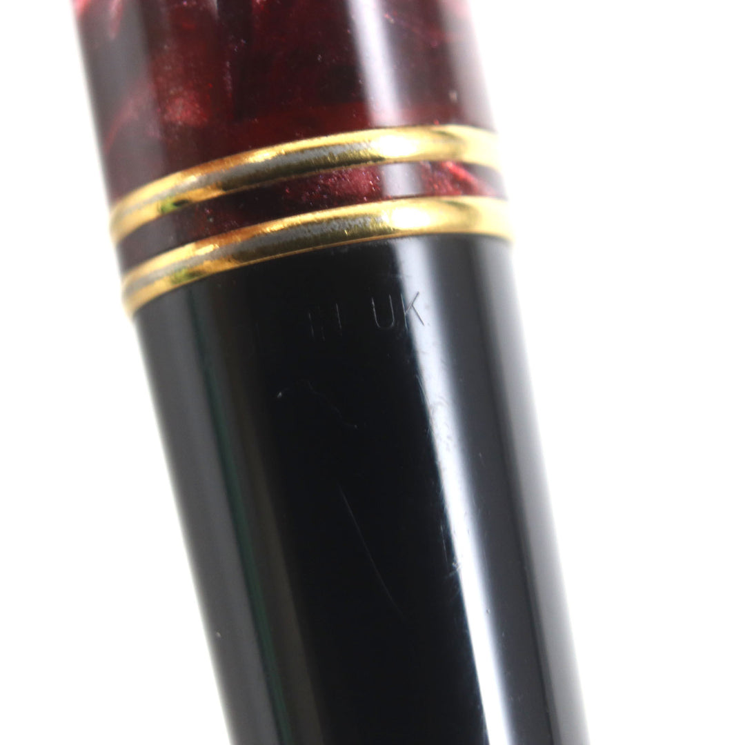 Very Good PARKER fountain pen Duofield Marble Red International 18K