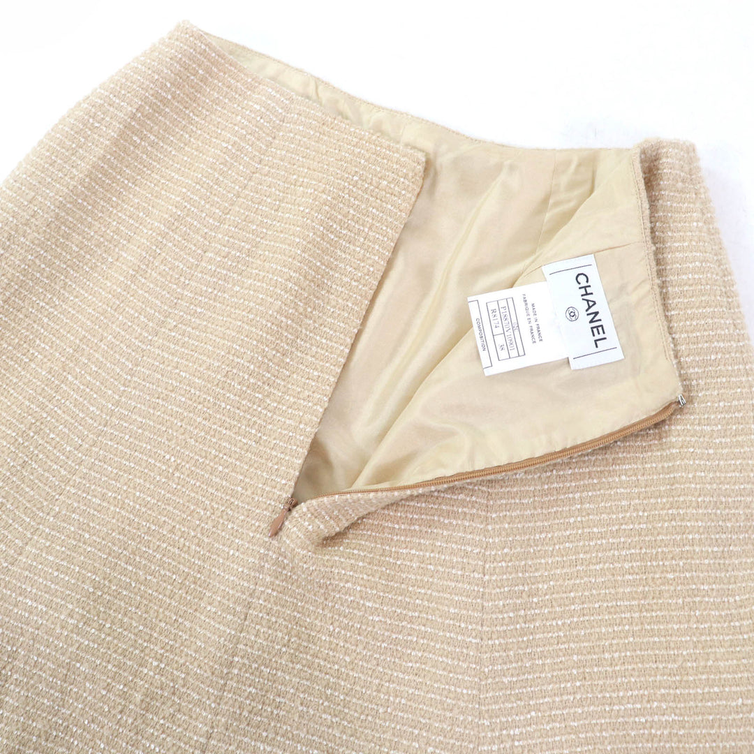 Great CHANEL two-piece set COCO Mark Tweed beige Women 38 02C P18870V10901