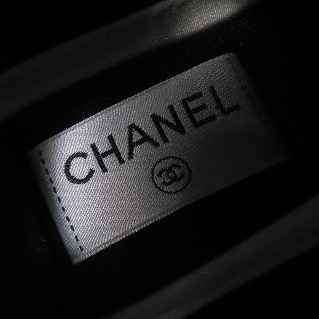 CHANEL Low cut sneakers COCO Mark COCO Button black Women 36 22P G38800