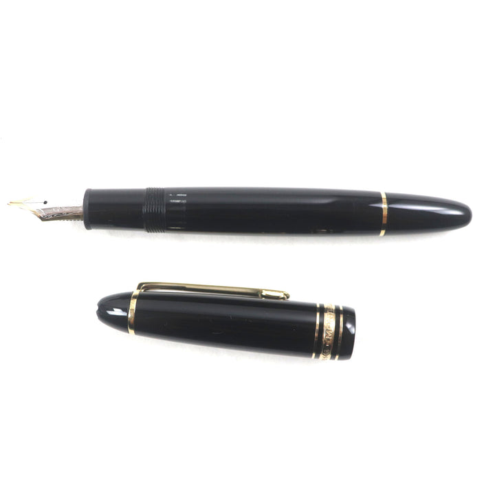 Great MONTBLANC fountain pen Meisterstuck 146 white star Black gold 14K mens