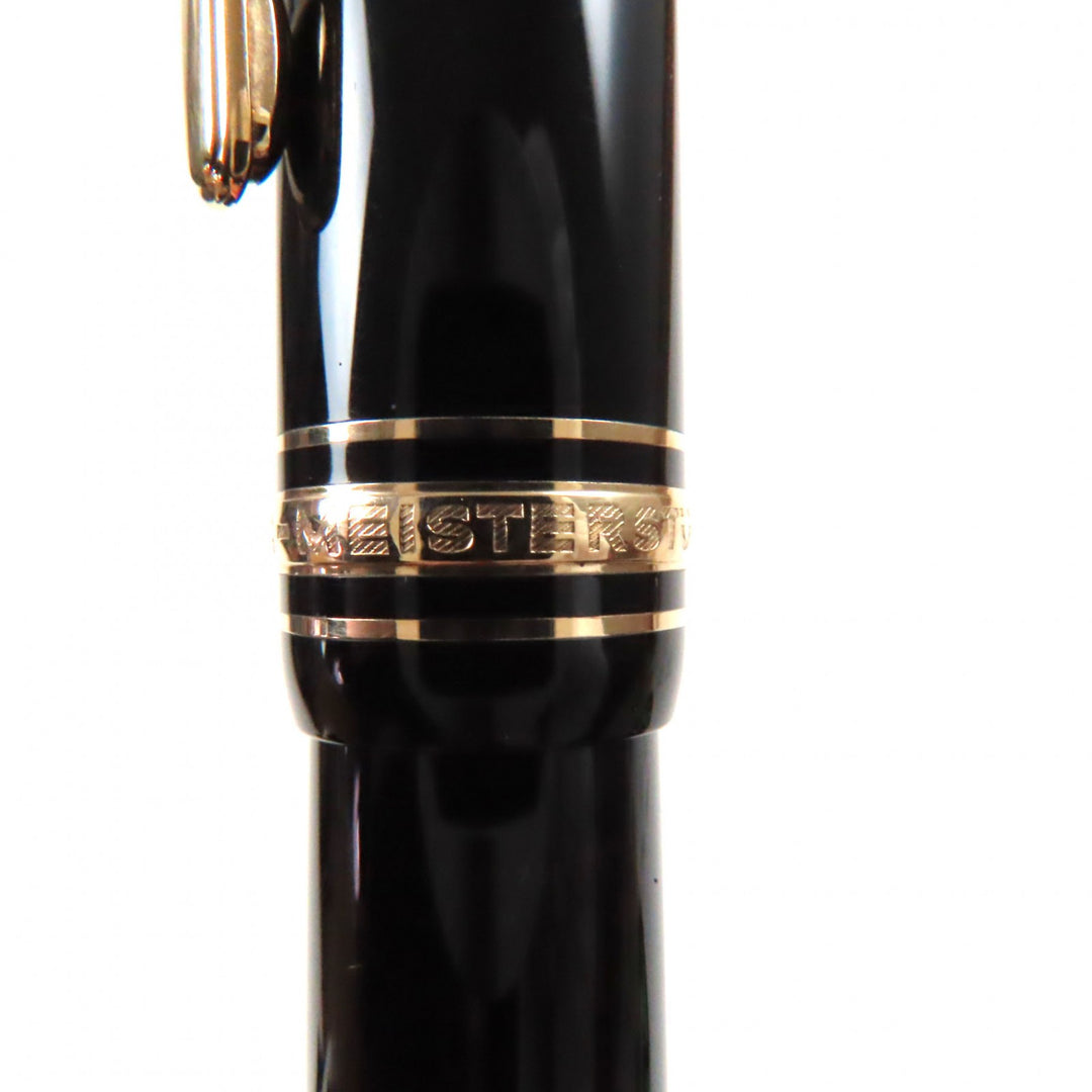 Great MONTBLANC fountain pen Meisterstuck 146 white star Black gold 14K mens