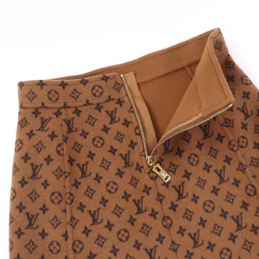 Excellent LOUIS VUITTON Mini skirt Brown wool Women 40