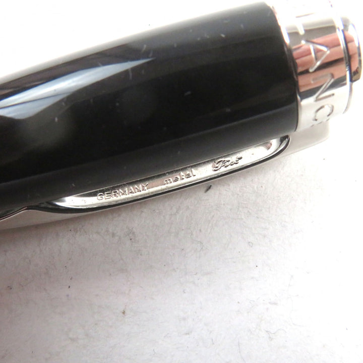 Very Good MONTBLANC Fineliner Starwalker Logo engraved White Star Capped