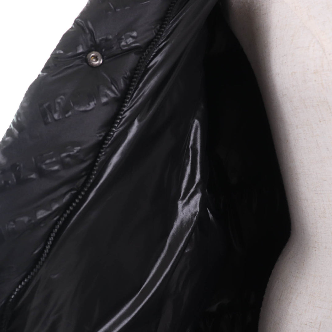 MONCLER down coat PARNAIBA Large logo patch included. logo pattern. Women 2