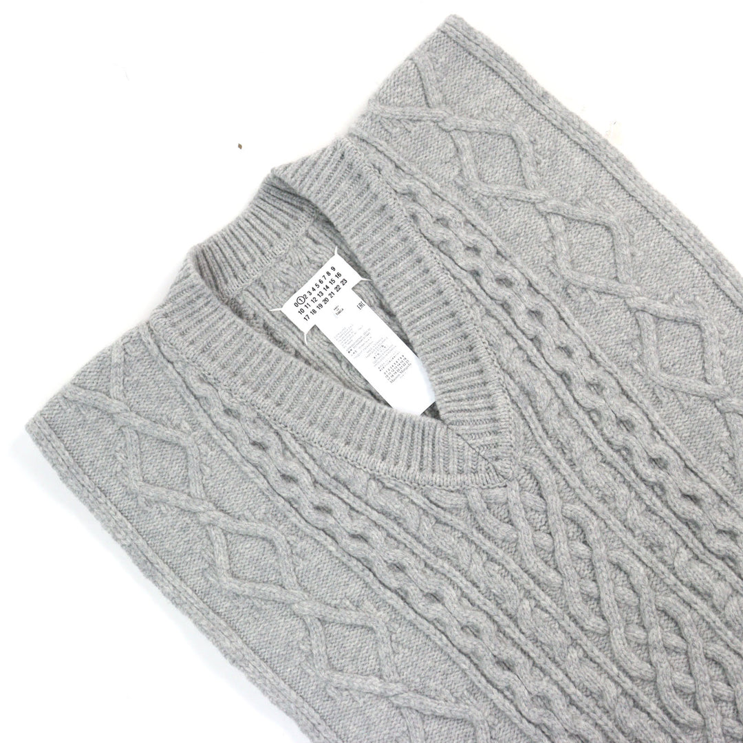 Excellent Maison Margiela 1 Best Icon Stitch V-neck poncho-style cable sweater M