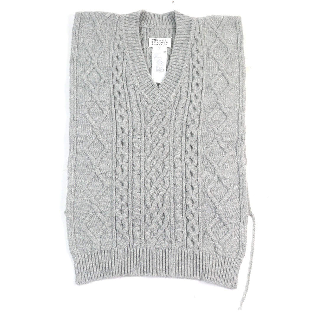 Excellent Maison Margiela 1 Best Icon Stitch V-neck poncho-style cable sweater M