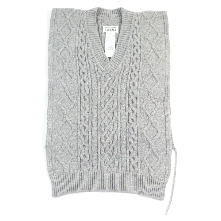 Excellent Maison Margiela 1 Best Icon Stitch V-neck poncho-style cable sweater M