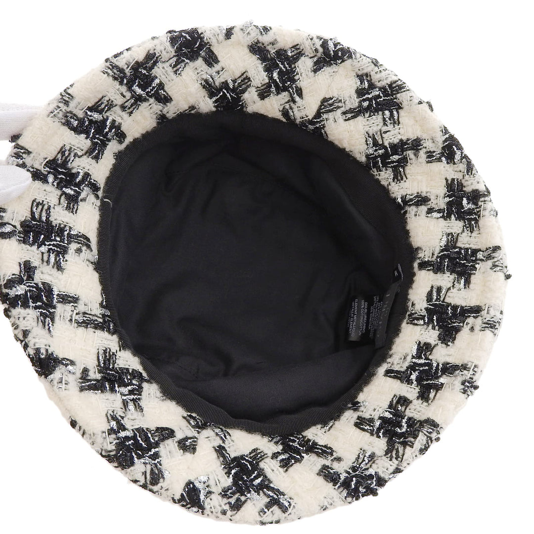 Excellent CHANEL hat COCO Mark Houndstooth Tweed Hat White black wool Women M 21V